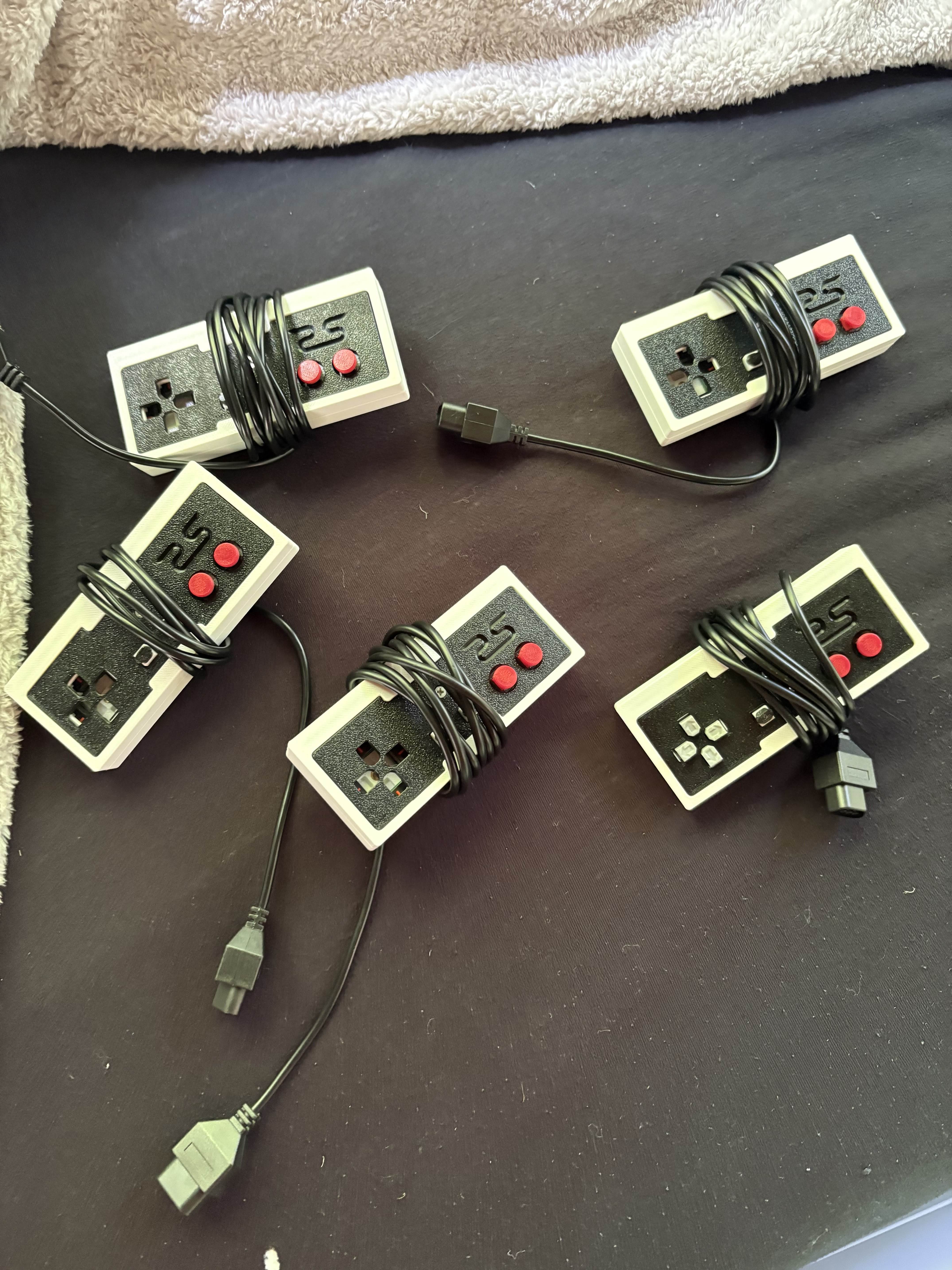 Five WPL split D-pad controllers